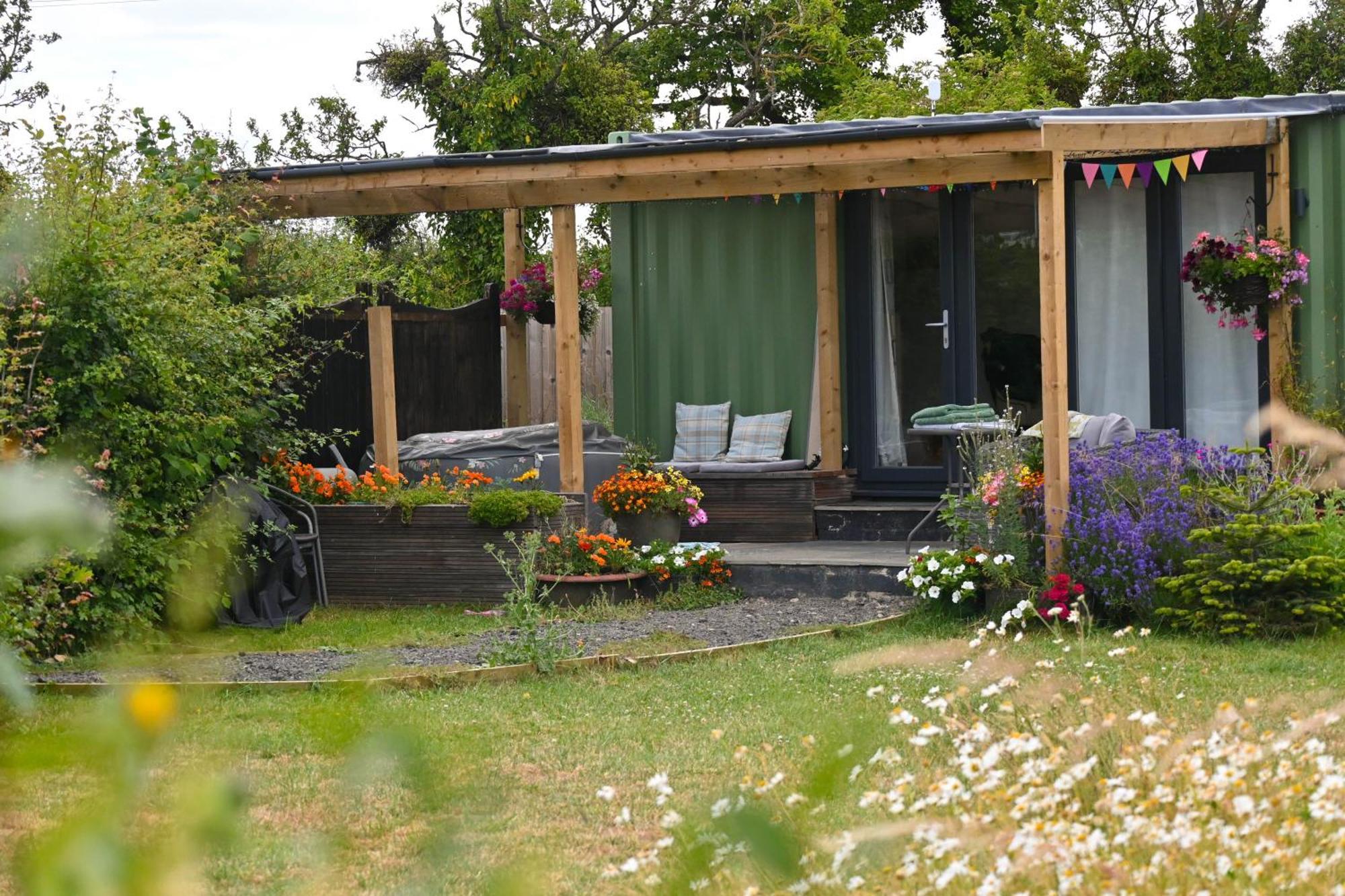Sweet Pea Cabin Badsey Exterior photo